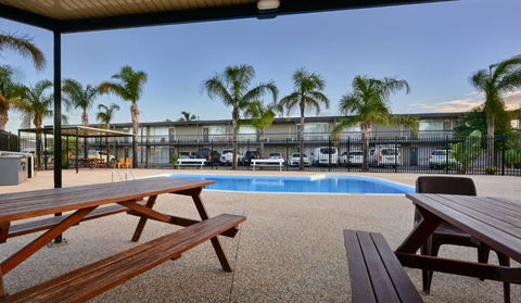 Westland Hotel Motel - Tourism TAS 2
