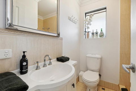 WOOD14 - River Suite - Hobart Tourism 1