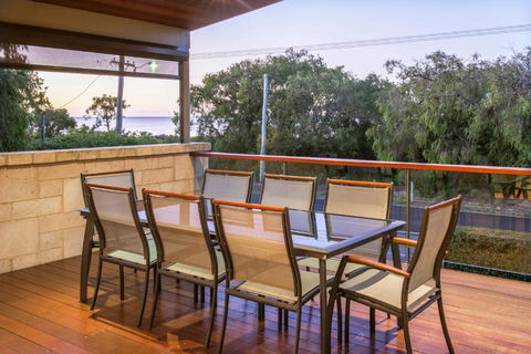 XYZ Holiday Home - Tourism TAS 3