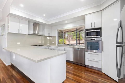 AVALON 5 STAR LUX 4 Bedroom Home Kingfisher Bay Fraser Island 8 GUEST - Tourism TAS 1