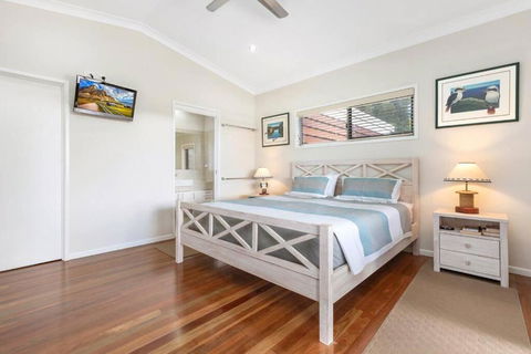 AVALON 5 STAR LUX 4 Bedroom Home Kingfisher Bay Fraser Island 8 GUEST - Tourism TAS 3