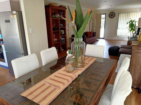 Tingalpa Townhouse Treat - Hobart Tourism 3