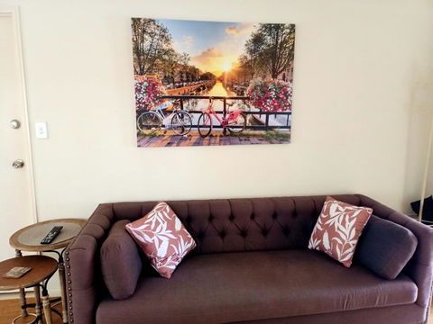Tingalpa Townhouse Treat - Hobart Tourism 2
