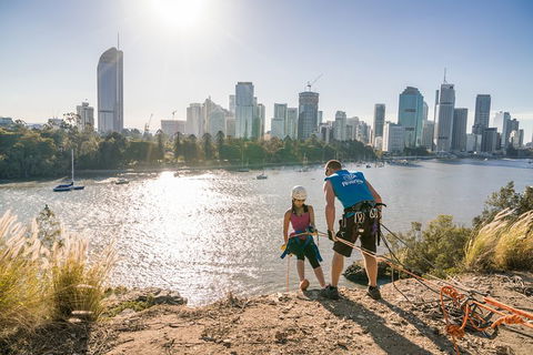 Abseiling The Kangaroo Point Cliffs In Brisbane - Tourism TAS 1