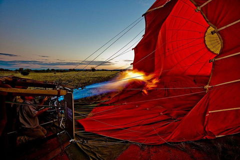 Early Morning Ballooning In Alice Springs - Tourism TAS 0