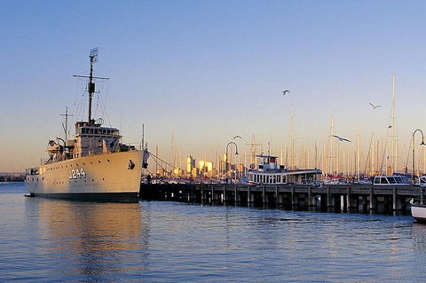 Melbourne City And Williamstown Ferry Cruise - Hobart Tourism 4