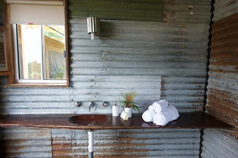 Slumber Safari At Werribee Open Range Zoo - Hobart Tourism 2