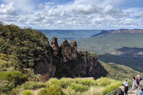 Blue Mountains Private Tour - Wild Kangaroos, Waterfalls And The Three Sisters - Tourism TAS 0