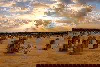 Pinnacle Desert Sunset and Night-time Stargazing Tour from Perth