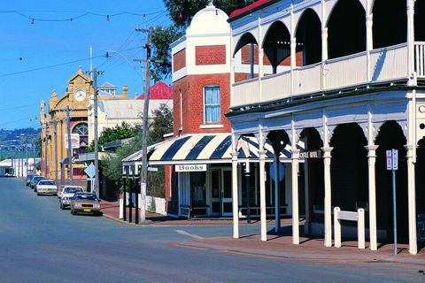 2-Day Wave Rock, York, Wildflowers & Aboriginal Experience - Hobart Tourism 5