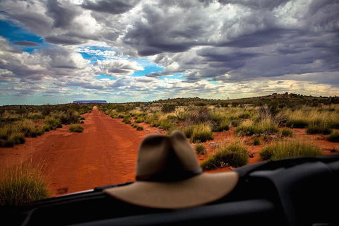 Mount Conner 4WD Small Group Tour From Ayers Rock Including Dinner - Tourism TAS 4